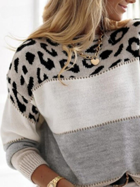 Stylish Sweater with Leopard Print